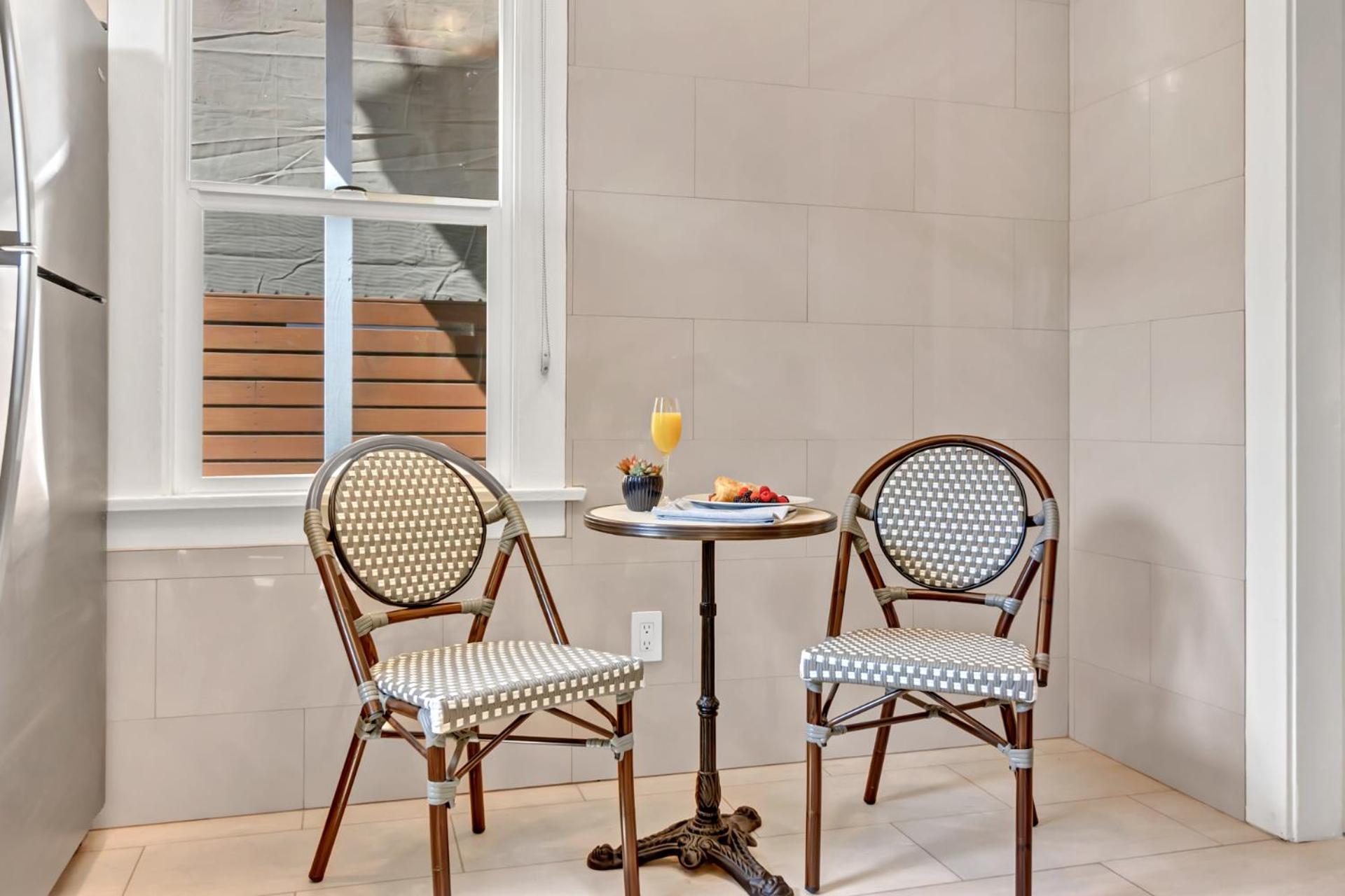 East Village Apartments 롱비치 외부 사진